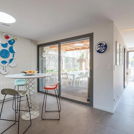 Ubuntu, D'architecte, Classee 5 Etoiles, Vue Mer, A 250m, Tennis Willa