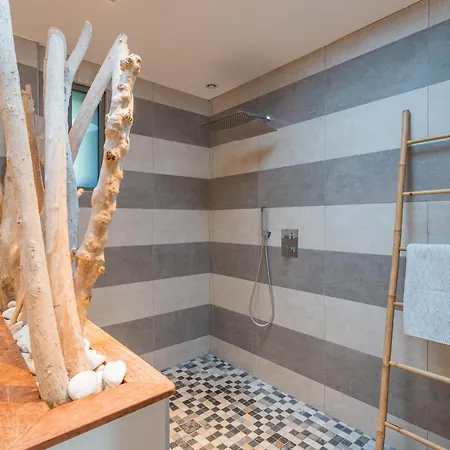 Ubuntu, D'architecte, Classee 5 Etoiles, Vue Mer, A 250m, Tennis * Bormes-les-Mimosas